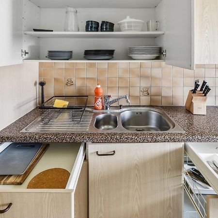 Affordable Comfort In Zurich Apartment Екстериор снимка
